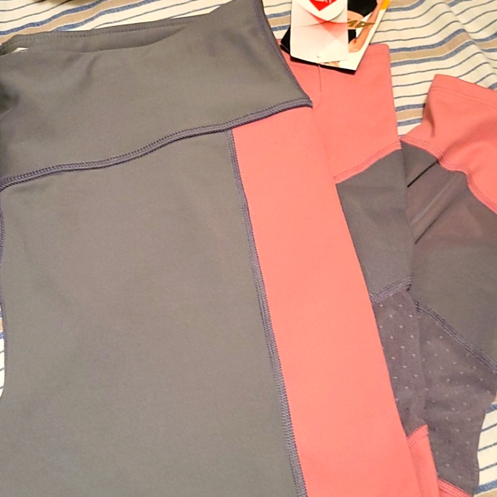 Avia fashion crops xlarge gray and pink